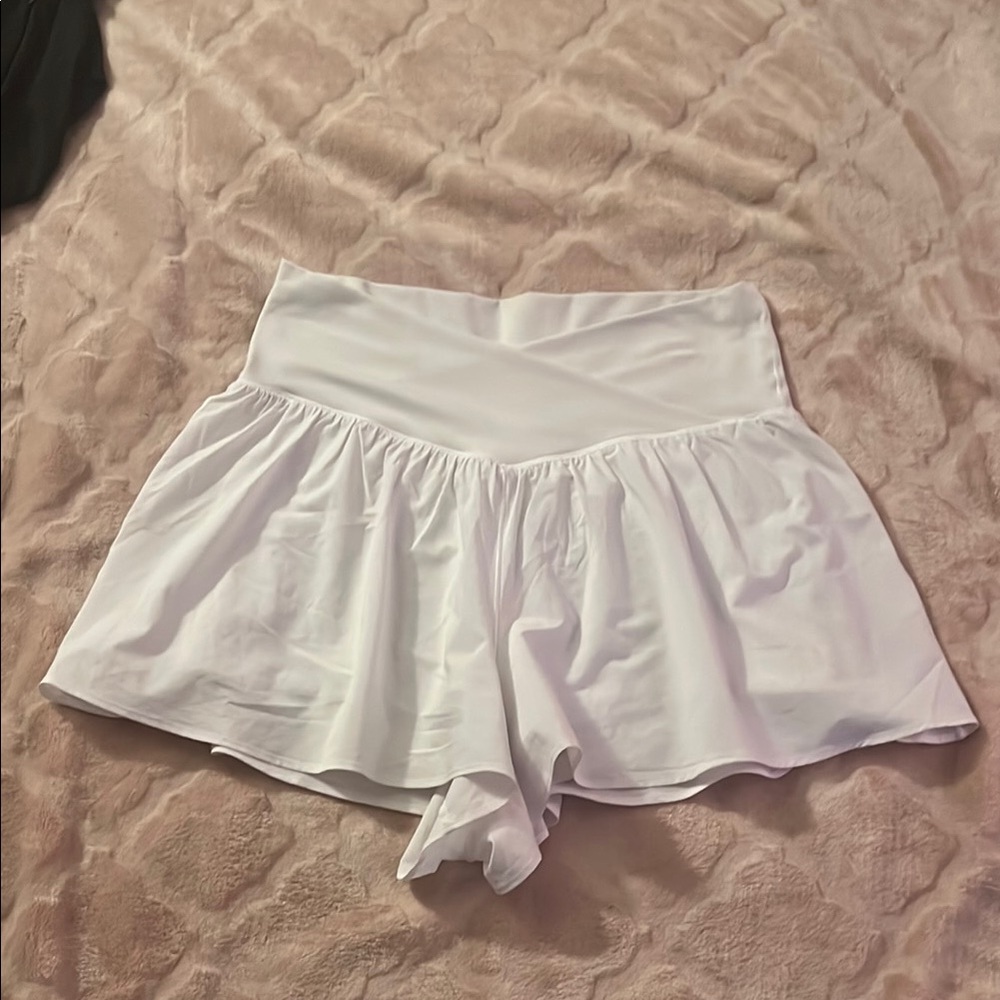 Offline by aerie white shorts